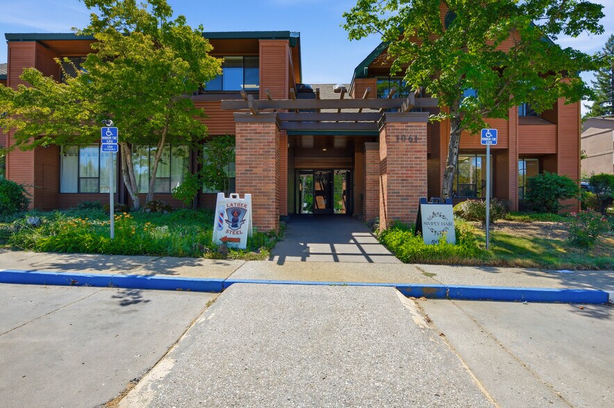 More Photos Of 1061 E Main St, Grass Valley Medical For Sale