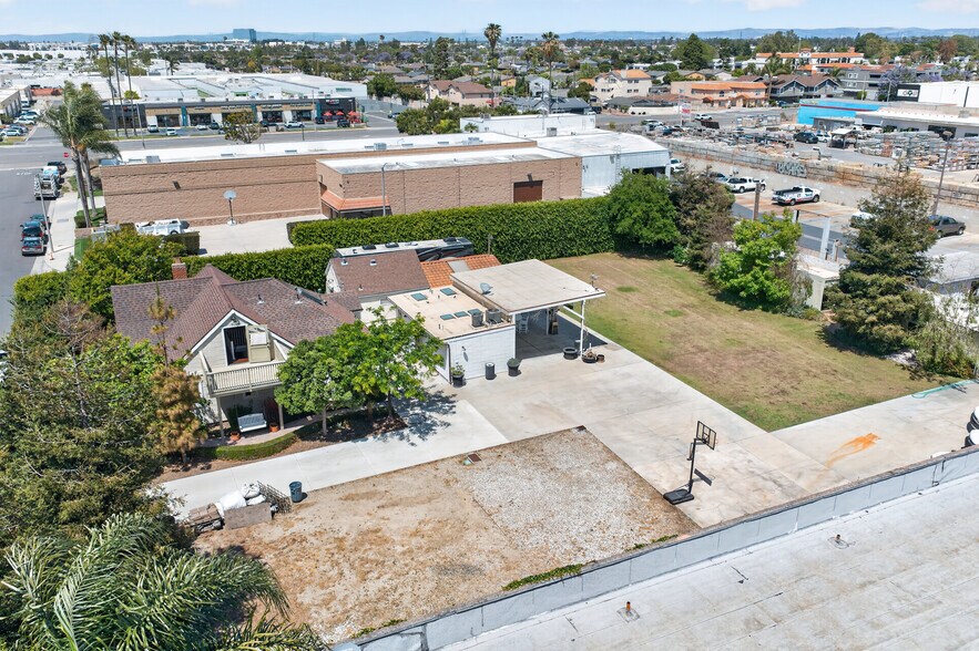 More Photos Of 17066 Palmdale Ln, Huntington Beach Contractor Storage Yard For Sale
