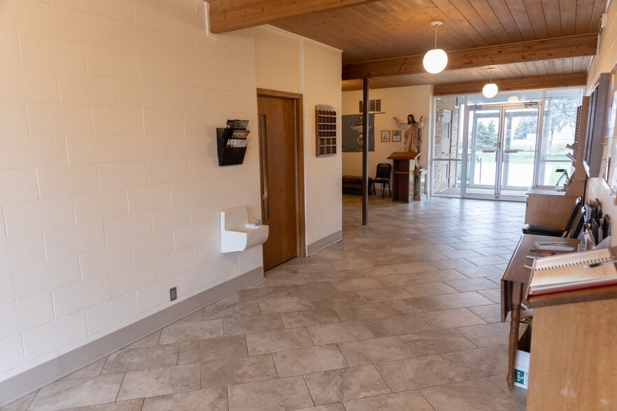 More Photos Of 381 H St, Hampton Religious Facility For Sale