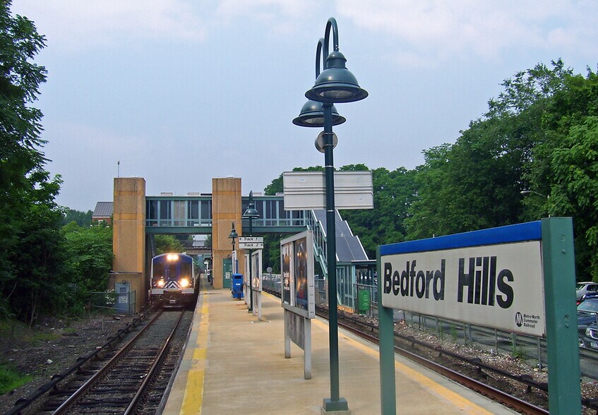 More Photos Of 2 Depot Plz, Bedford Hills Medical For Lease