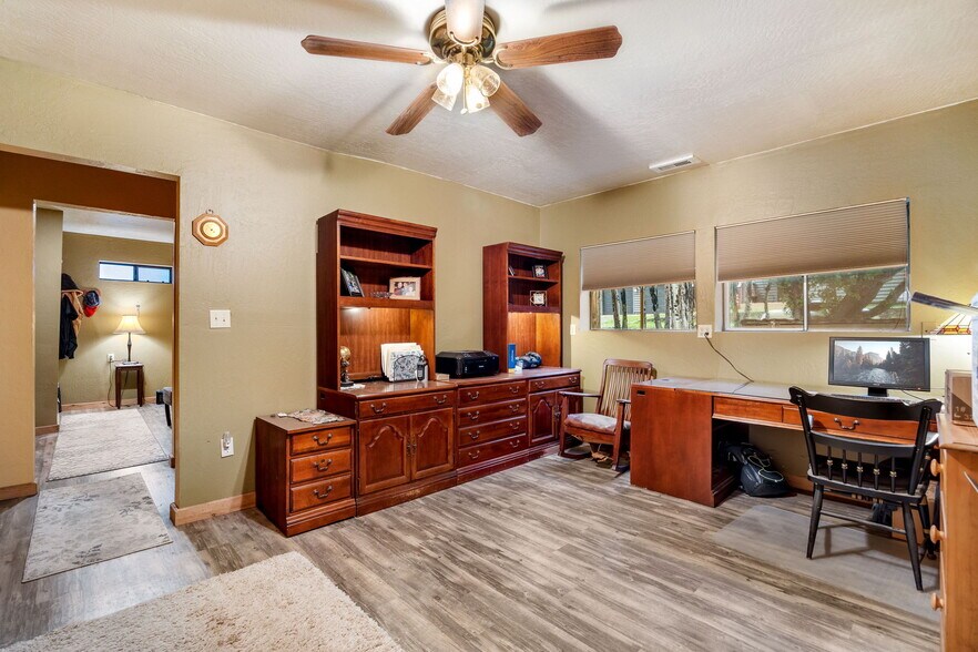 More Photos Of 140 Main St, Greer Specialty For Sale