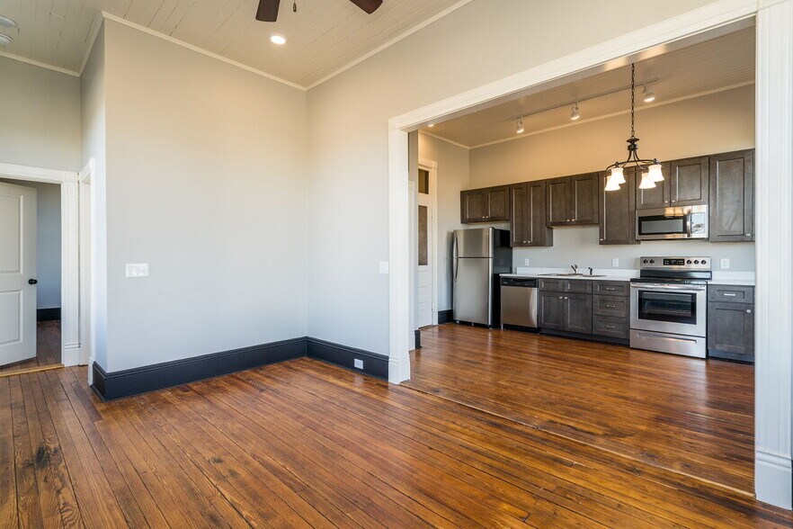 More Photos Of 201 Chatham St, Sanford Office Residential For Sale