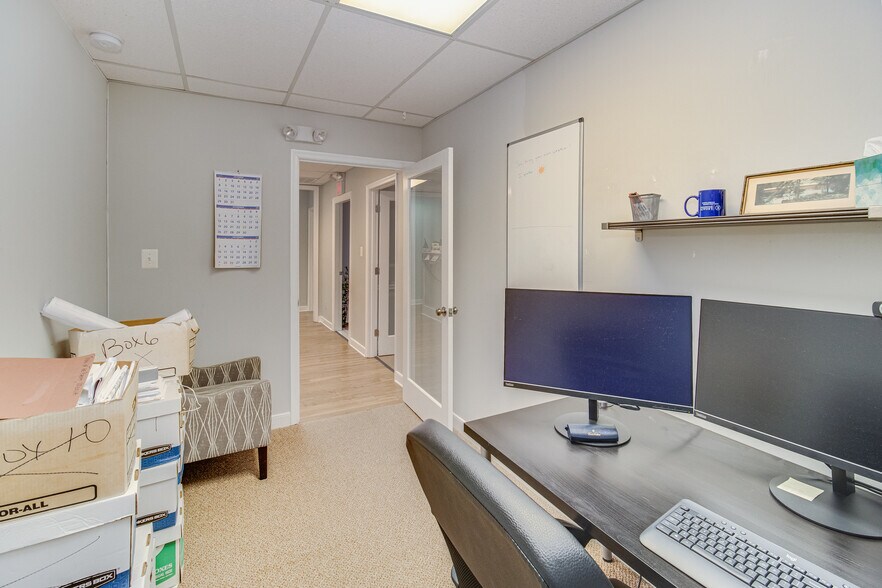 More Photos Of 419 Chatham Square Office Park, Fredericksburg Office For Lease