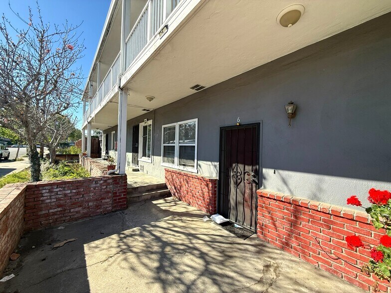 More Photos Of 825 San Leandro Blvd, San Leandro Apartments For Sale