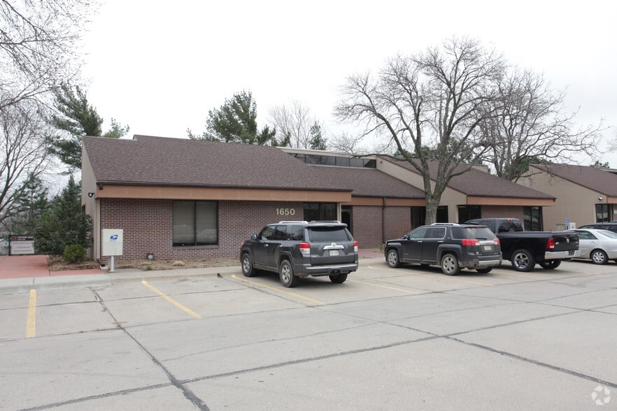 More Photos Of 1650 S 70th St, Lincoln Office For Lease