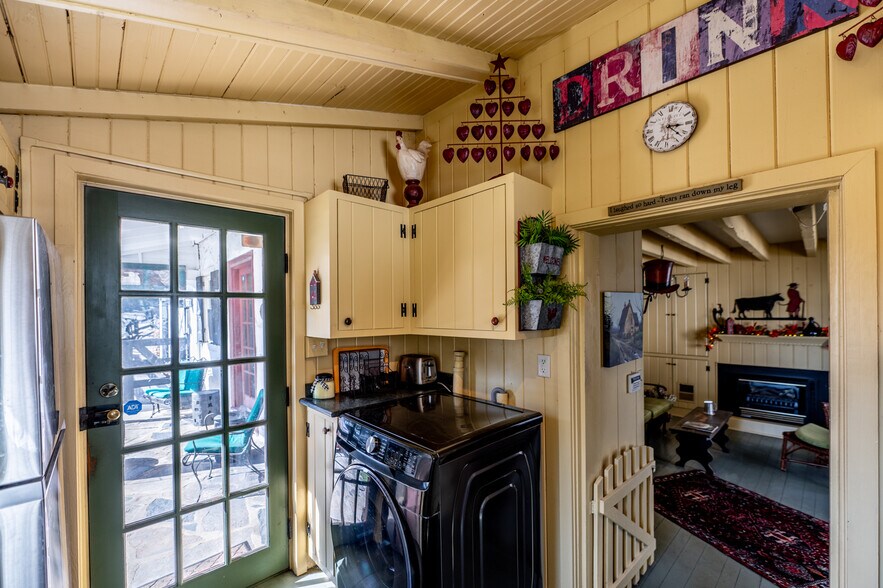 More Photos Of 547 Baltimore Pike, Glen Mills Office For Sale