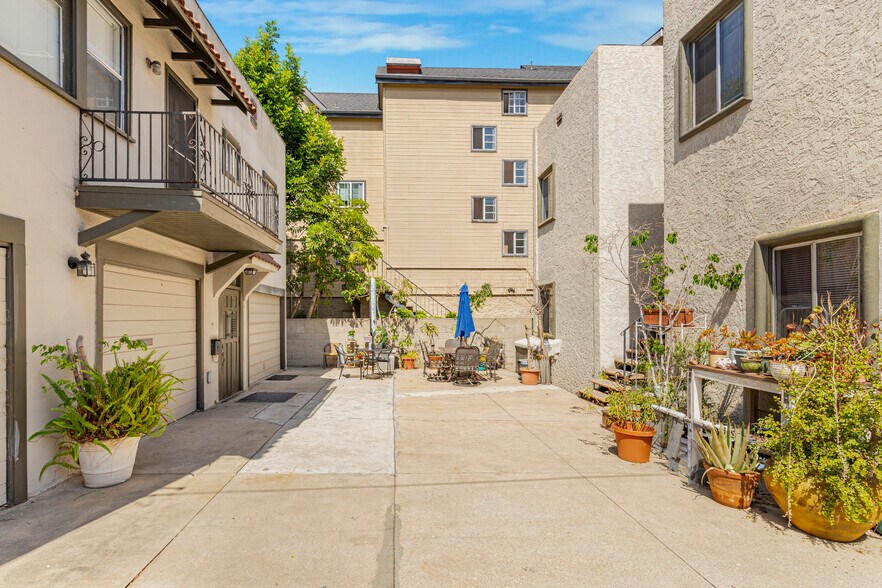 More Photos Of 3822 E 7th St, Long Beach Apartments For Sale