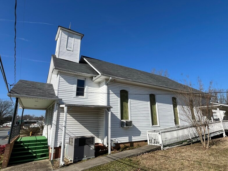 More Photos Of 401 Church St, Kernersville Religious Facility For Sale