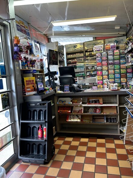 More Photos Of 200 N Sunset Dr, Piqua Service Station For Sale