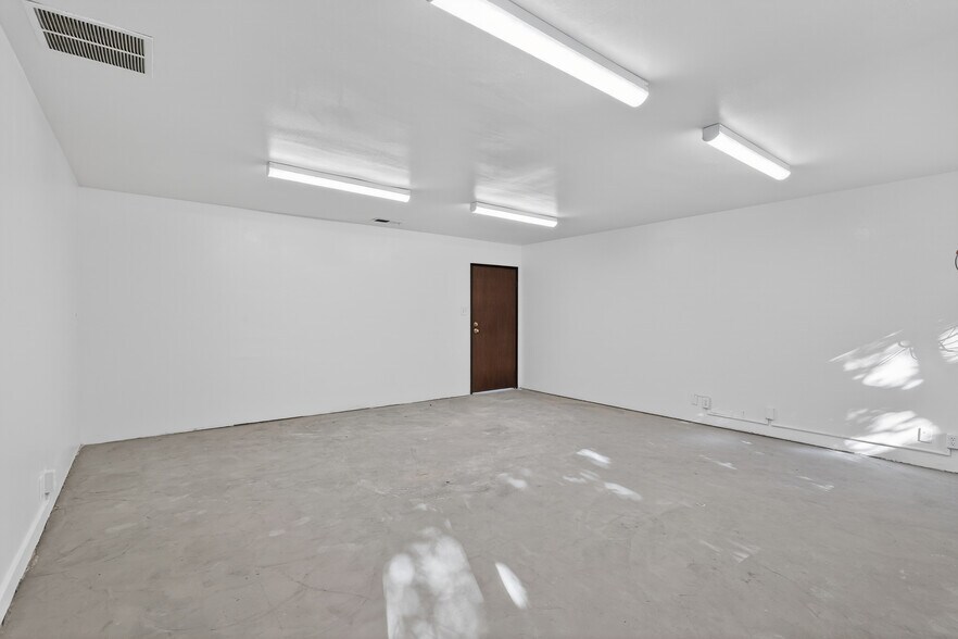 More Photos Of 5411 Valley Blvd, Los Angeles Warehouse For Lease