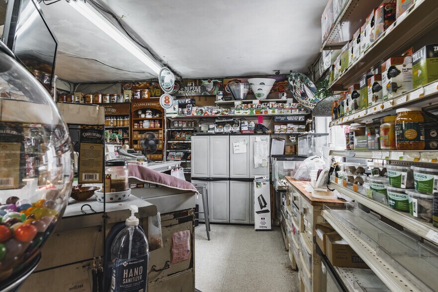 More Photos Of 2006 Camden Ave, Parkersburg Storefront Retail Residential For Sale