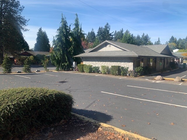 More Photos Of 6511-6549 SE King Rd, Milwaukie Office For Sale