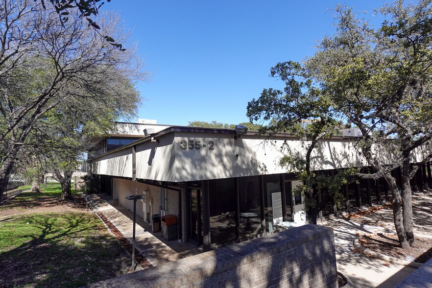 More Photos Of 6224 W Interstate 10, San Antonio Office For Sale