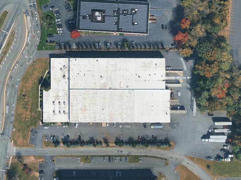 More Photos Of 140-142 Clinton Rd, Fairfield Warehouse For Lease