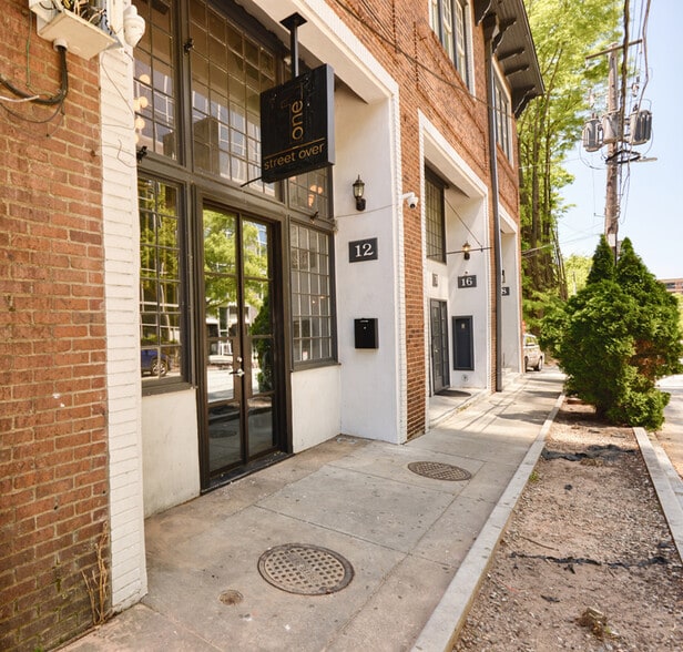 More Photos Of 12 W Peachtree Pl, Atlanta Storefront For Sale