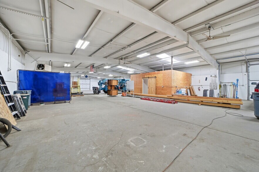 More Photos Of 114 5th St, Fowler Industrial For Sale