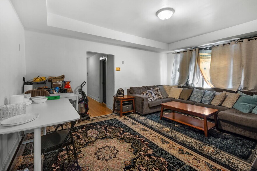 More Photos Of 6431-6433 N California Ave, Chicago Apartments For Sale