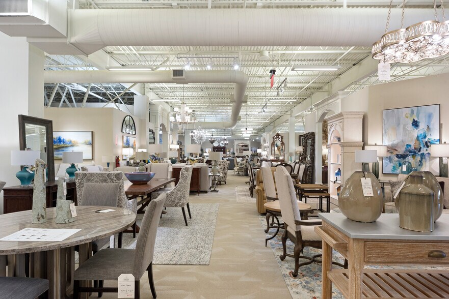 More Photos Of 325 Brannon Rd, Cumming Unknown For Lease