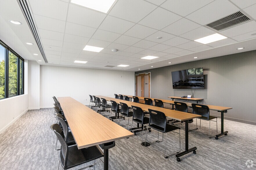 More Photos Of 1801 Alma Dr, Plano Office For Lease