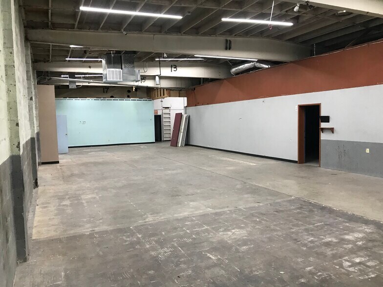 More Photos Of 733 Salem St, Glendale Manufacturing For Lease