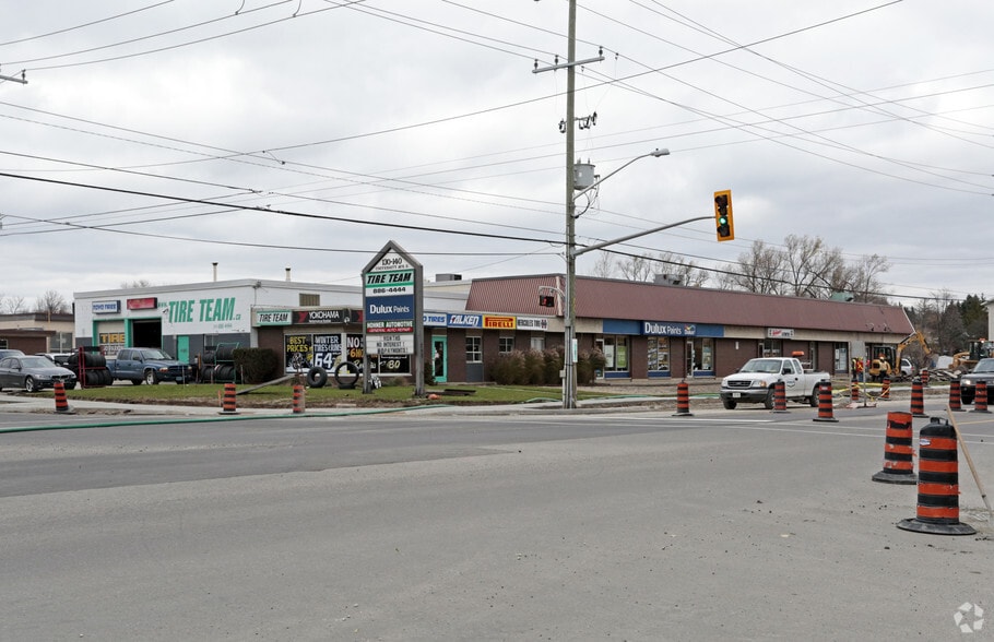 Primary Photo Of 130-140 University Ave E, Waterloo General Retail For Lease