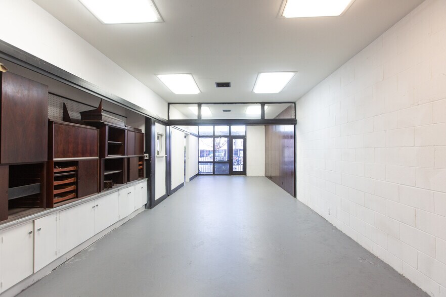 More Photos Of 1248 S Fairfax Ave, Los Angeles Light Manufacturing For Sale