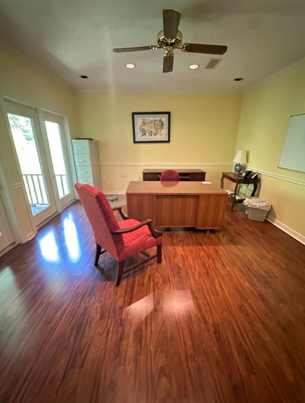 More Photos Of 1911 Dunbarton Dr, Jackson Office For Sale