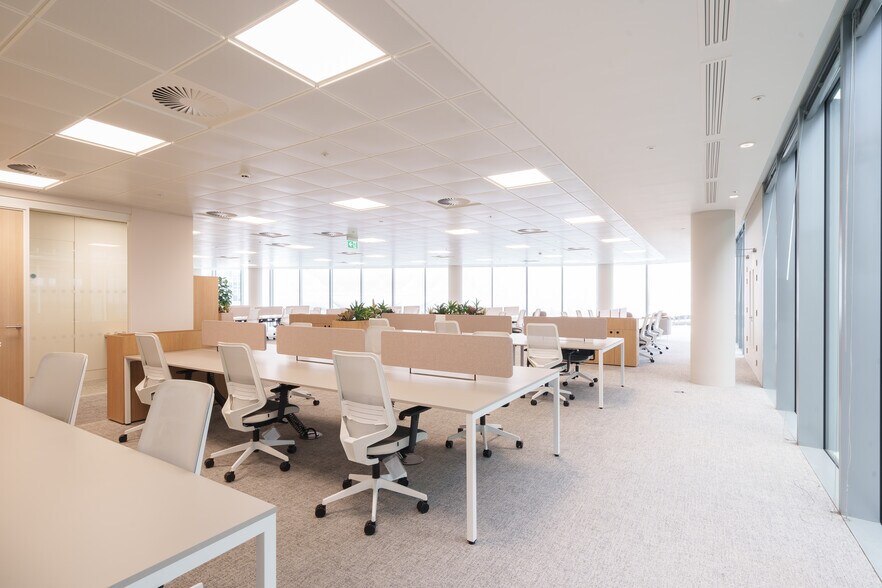 More Photos Of 80-100 Victoria St, London Office For Lease