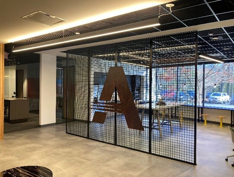 More Photos Of 3100 Interstate N Cir, Atlanta Office For Lease