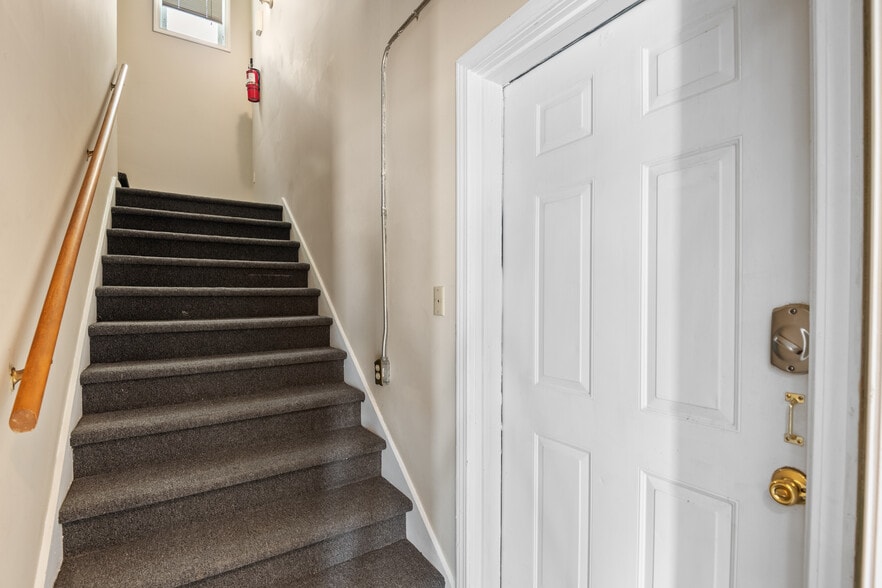More Photos Of 123 Lawand Dr, Columbia Office Residential For Sale