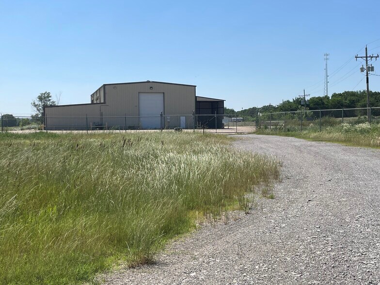 More Photos Of 6307 E Hwy 270, Alderson Warehouse For Lease