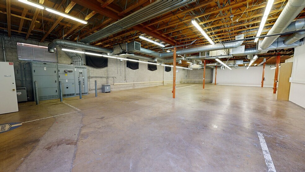 More Photos Of 6151-6159 Santa Monica Blvd, Los Angeles Showroom For Lease