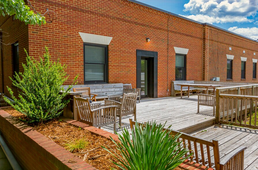 More Photos Of 490 Westfield Rd, Charlottesville Storefront Retail Office For Sale