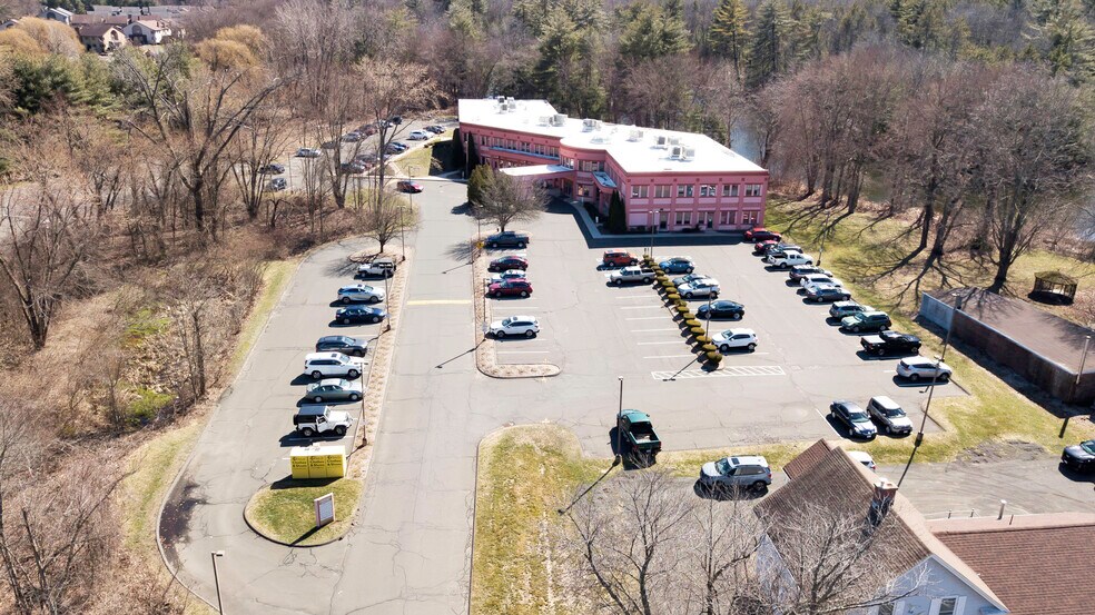 More Photos Of 470 Granby Rd, South Hadley Medical For Lease