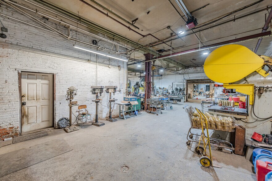 More Photos Of 3155 W 33rd St, Cleveland Warehouse For Sale