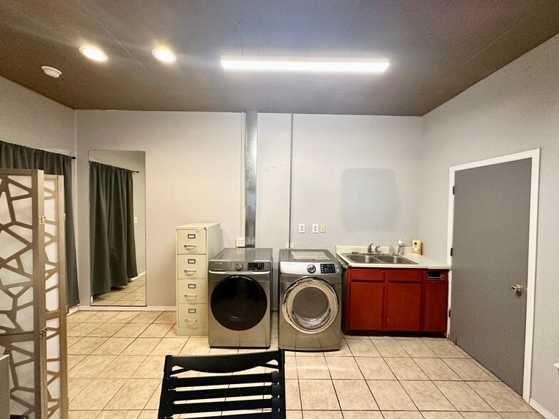 More Photos Of 3509 McNiel Ave, Wichita Falls Flex For Lease