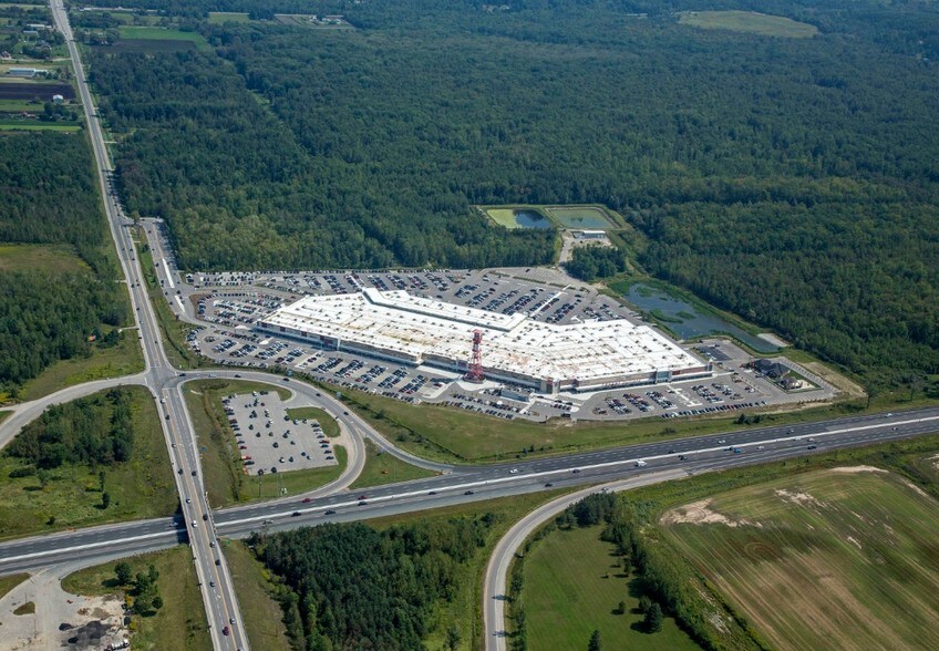 More Photos Of 3311 County Rd 89, Innisfil General Retail For Lease