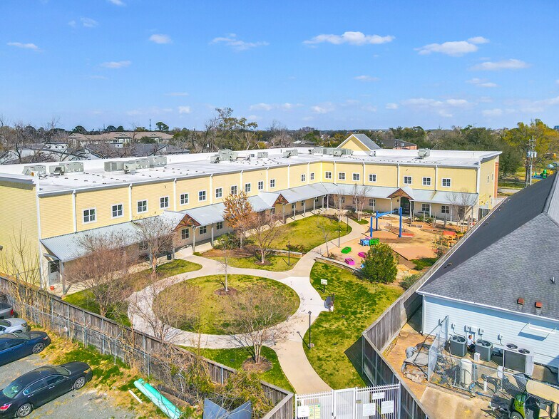 More Photos Of 1905 Jacquelyn Dr, Houston Schools For Lease