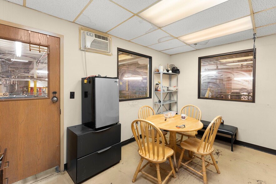 More Photos Of 100-118 John F Kennedy Dr N, Bloomfield Warehouse For Sale