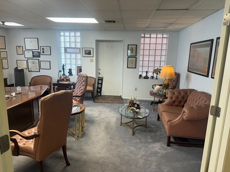 More Photos Of 902 22nd St, Aliquippa Office For Sale