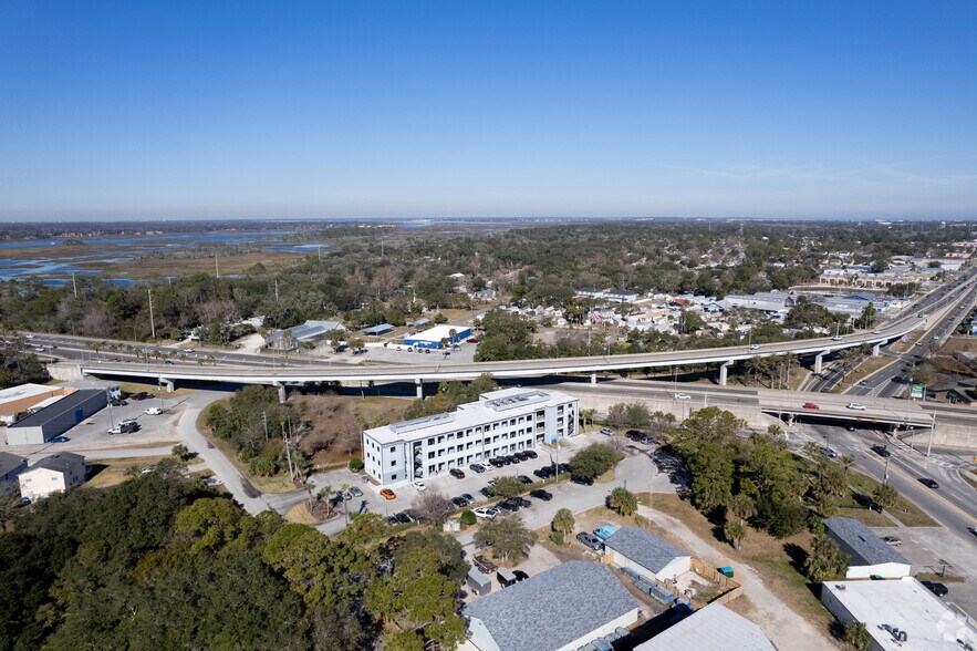 More Photos Of 2300 Marsh Point Rd, Neptune Beach Office For Lease