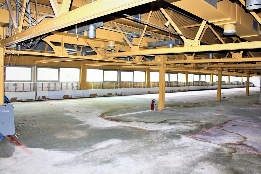 More Photos Of 400 N Lexington St, Pittsburgh Flex For Lease