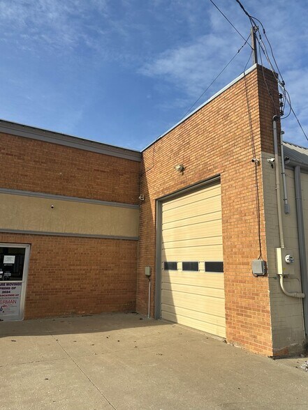 More Photos Of 205 E Green St, Clinton Storefront For Sale