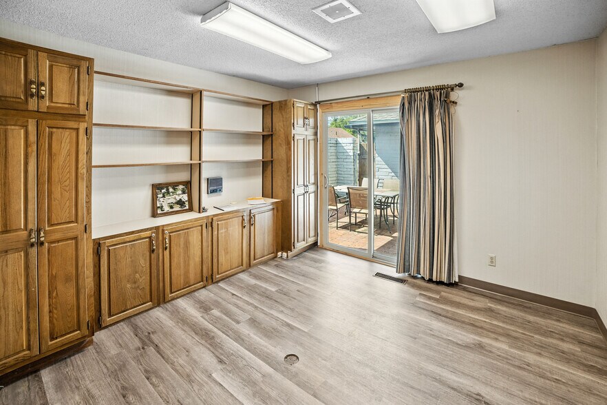 More Photos Of 515 N Summit St, Arkansas City Medical For Lease