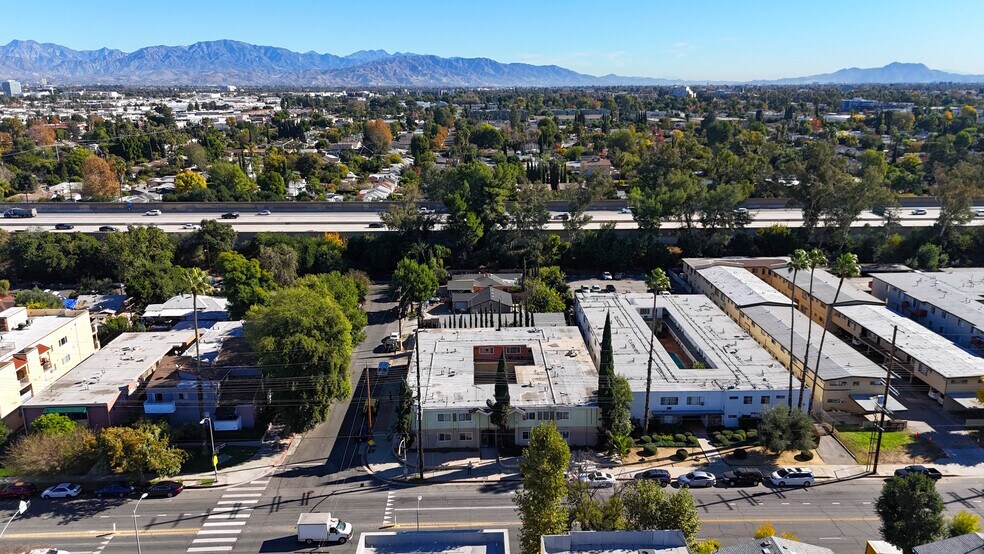 More Photos Of 7454 Haskell Ave, Van Nuys Apartments For Sale