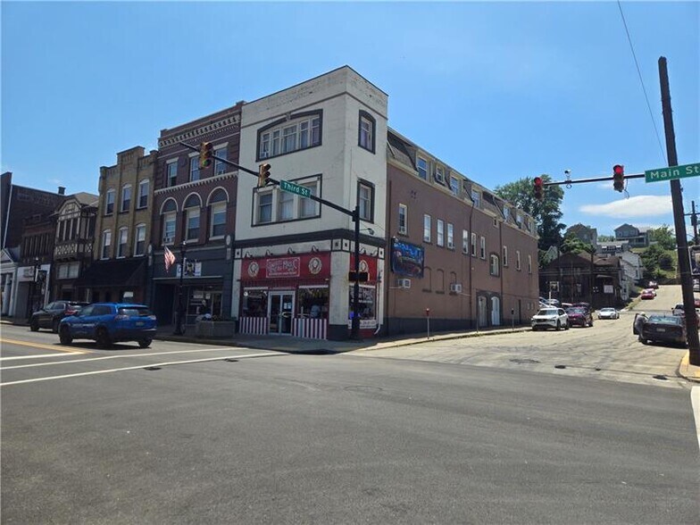 More Photos Of 254 W Main St, Monongahela Storefront Retail Office For Sale