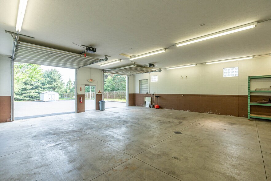 More Photos Of 772 Broad St, Wadsworth Industrial For Sale