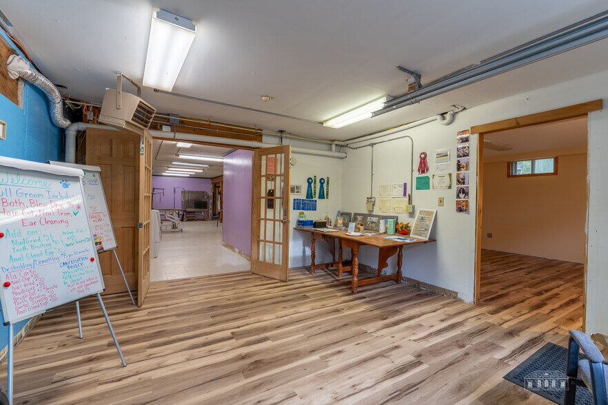 More Photos Of 1915 Saranac Ave, Lake Placid General Retail For Sale