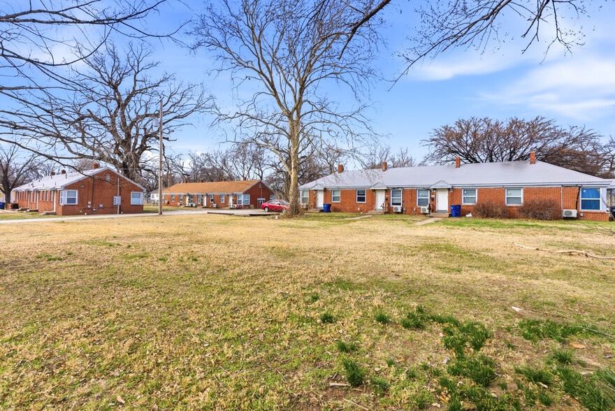 More Photos Of 632 S Hydraulic St, Wichita Multifamily For Sale