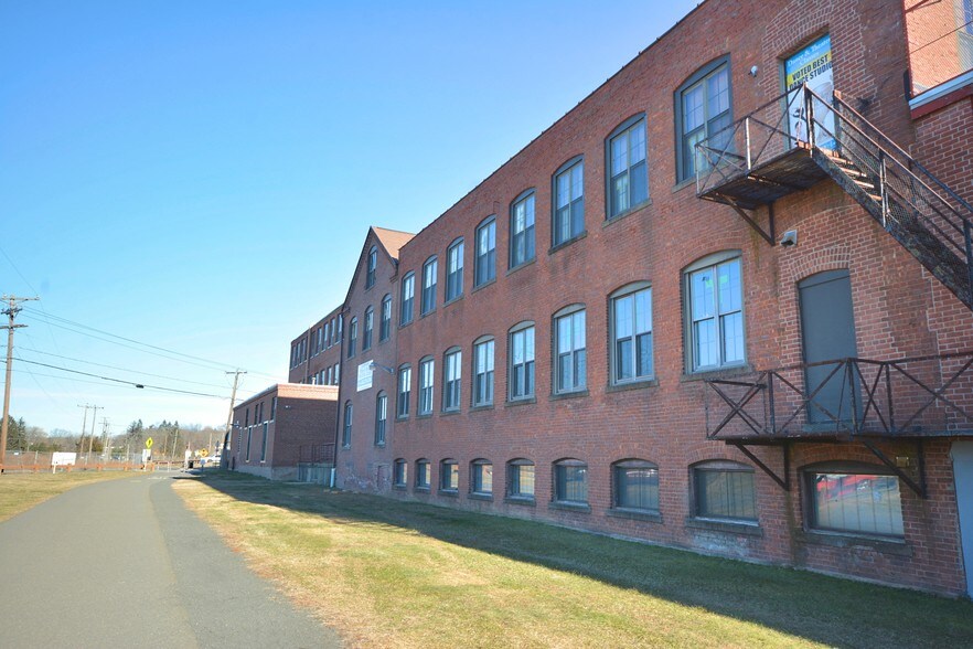 More Photos Of 168 Center St, Southington Industrial For Lease